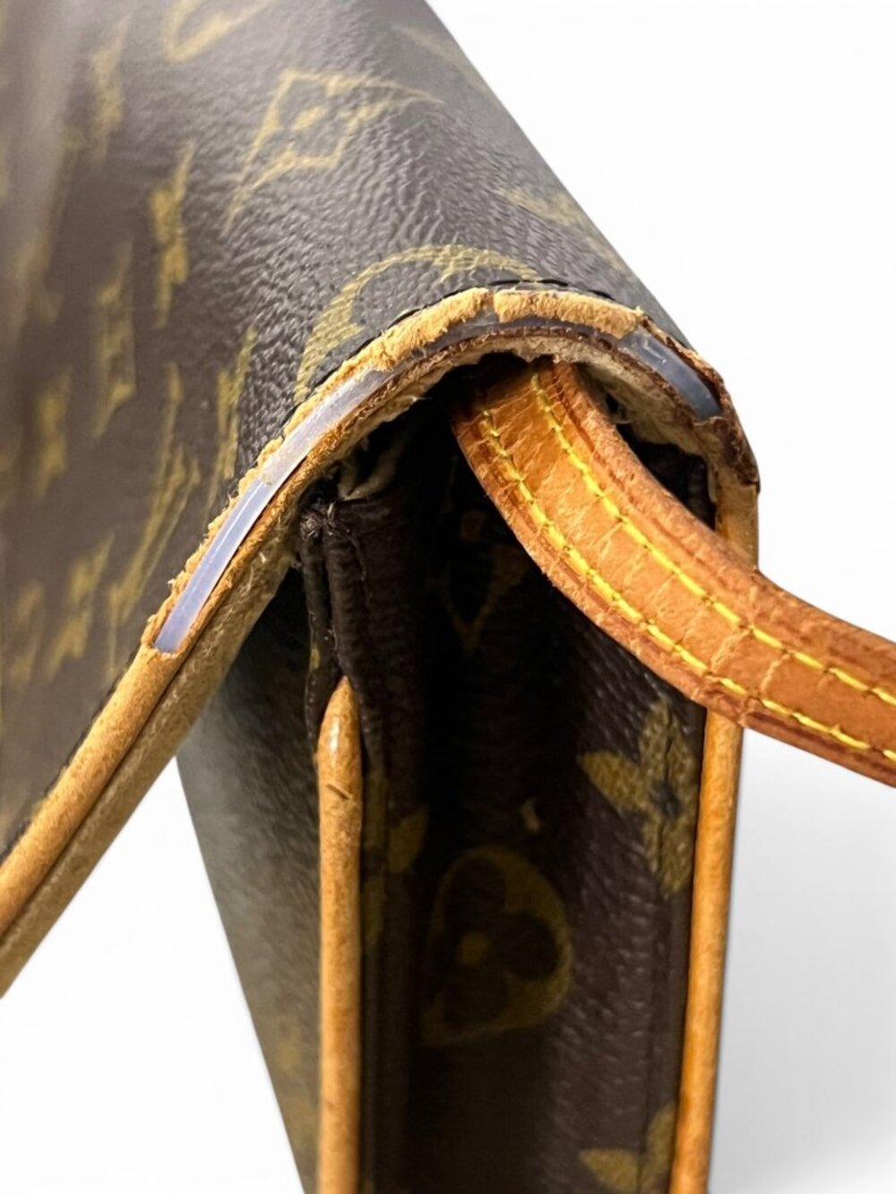 Louis Vuitton Monogram Canvas Pochette Twin GM Shoulder Bag with Strap - Picture 13 of 14
